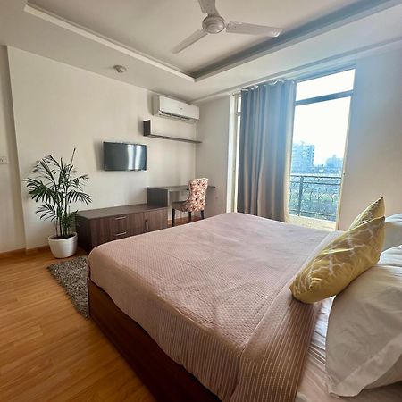 Flamingo Hotel Sector 67 I Studio Rooms I グルガウン エクステリア 写真